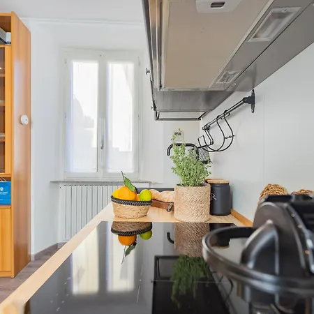 La Casa Di Nino By Rent Apartment Como